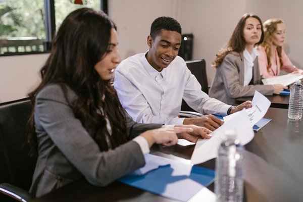 Transform your wardrobe: stylish tips for rocking a bodycon midi skirt at fashion industry meetings